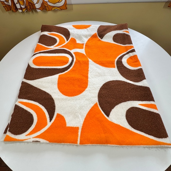 Vintage 60s blanket, sides cut, groovy orange and brown fleece remnant - Picture 5 of 9